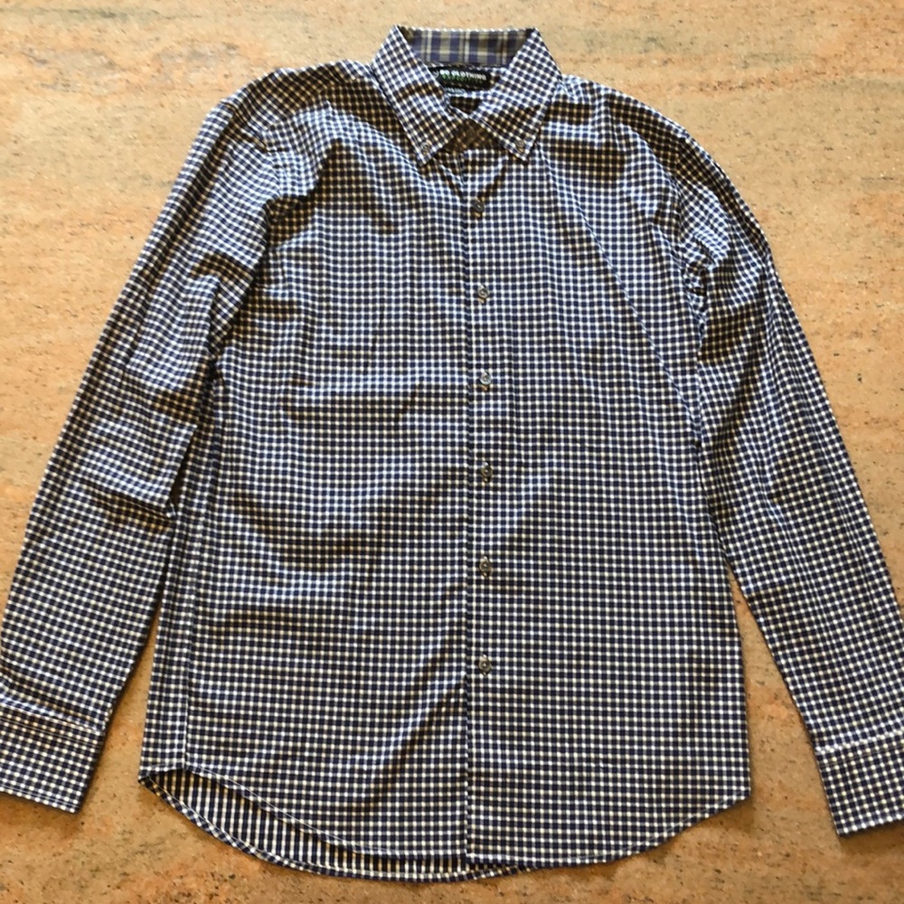 Men’s medium long sleeve dress shirt.